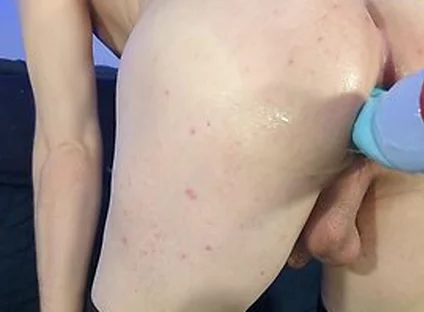 Femboy Riding And Using A Fucking Machine With Hydra