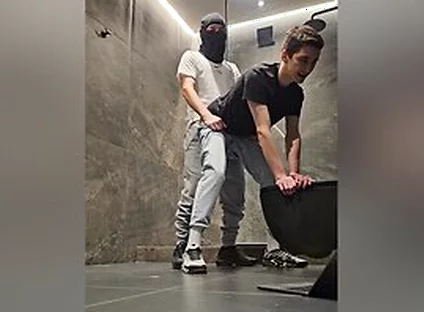 Dude Fuck Guy And Cum On Face