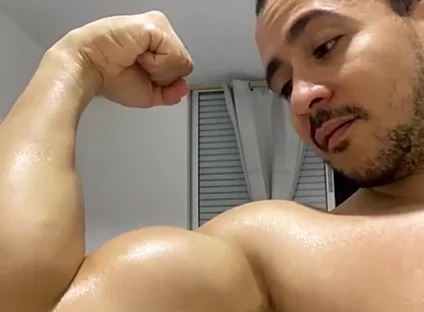 Great Muscular Adoration of a Super Horny Latino