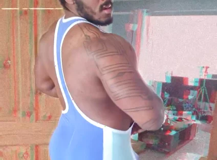 I Think I Like Blue Now, Makes Bulge Look Big