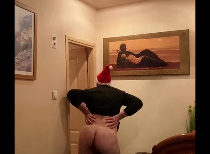 Mature Man Showing His Ass