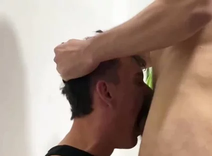 Versatil XXX gay deepthroat