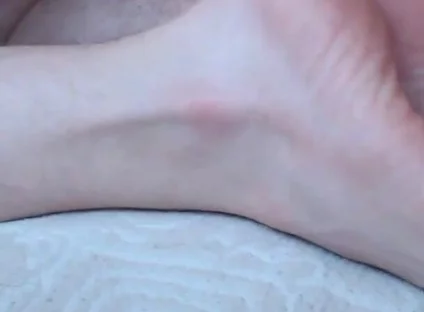 Cum on Sweet Twink's Feet(98_9)
