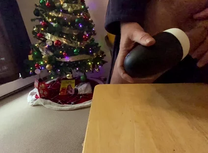 Xmas Wank Toy Slomo