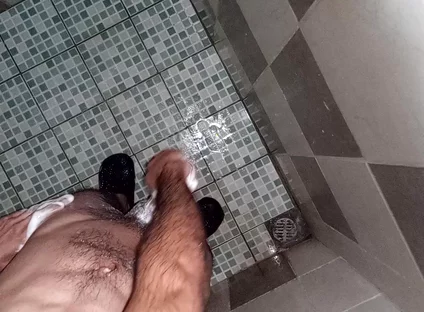 Boy Masturbates and Wipes All the Body Hair on His Parts and Buttocks