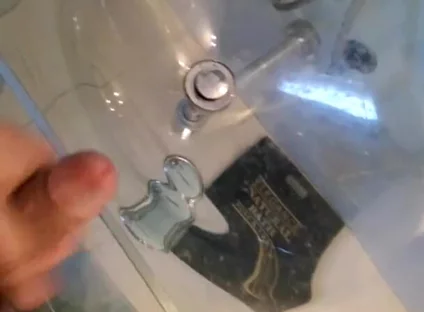 Hot Guy Jerks off Moaning in the Mirror