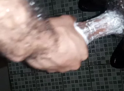 Boy Jerks off in the Shower for His Aunt