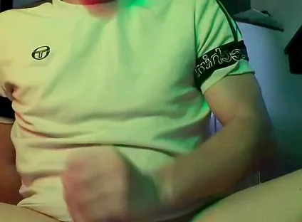 Twink Shows His Feet and Jerks off