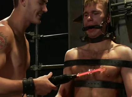 Christian Wilde And Zach Alexander In Bar Bondage Hookup 2