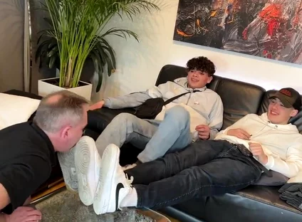 Teen sneaker masters boys