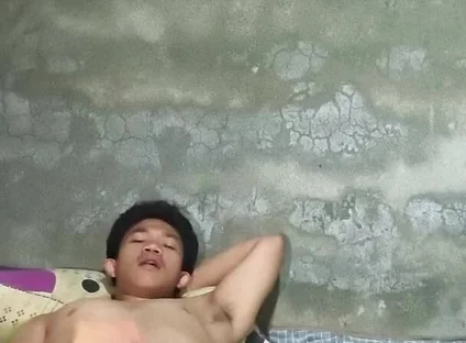 Filipino Twink Gets off for Daddy's Pleasure