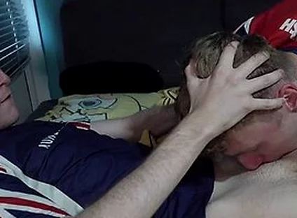 Multiple Cum Shots Twinks Soaks Strangers Bed