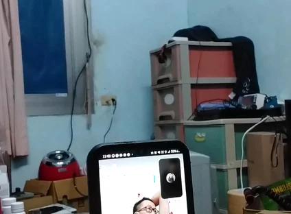Random video calls shown to strangers