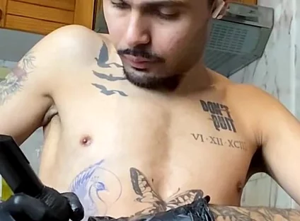 I Went to Get a Tattoo, Got a Hard Cock and Jerked off Until I Came