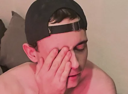 Twink Shoots a Huge Load on His Face!