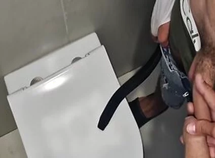 I Fucked A Straight Security Guard In The Urinal When He Stopped Me For A Check