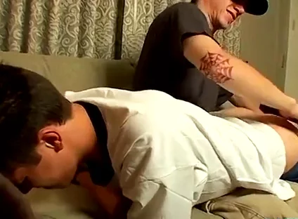 Raven Gets A Red Raw Butt - Ian Madrox