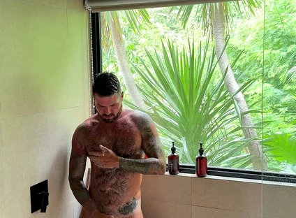 I’d Love to Jerk off in the Shower