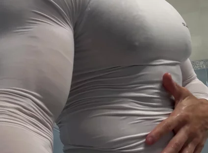 Compressions Get Too Tight and Wet Squeezed Around of Huge Muscles