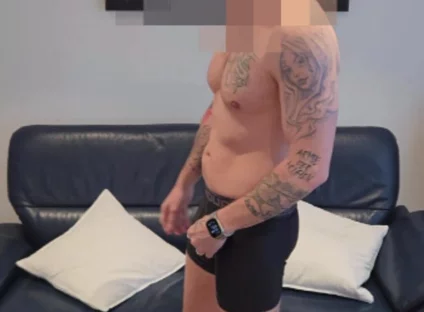 Bisexual Athletic Daddy Get's His Big Cock Sucked and Cums in My Mouth After Beeing Convinced to a Casting