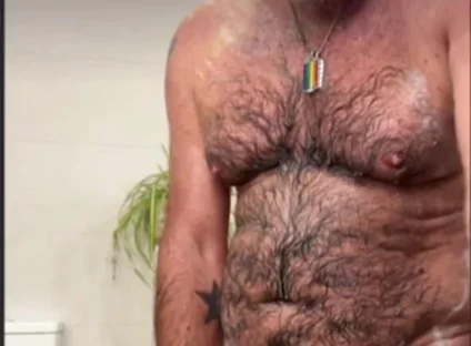 Daddybear Shower Time