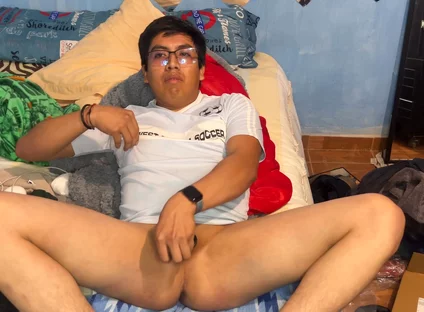 Jugando Con Un Dildo, En Castidad