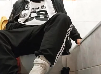 After the Cinema in Wc. Dirtyjunkbro and Socks