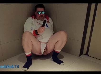 Rugby Guy Magic Wand Play and Cum