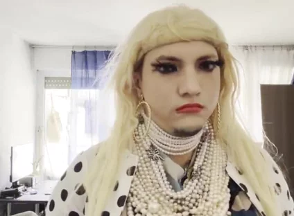 Pearl Vanesa Showing Her Body in Her Home Wearing Lovely Pearls