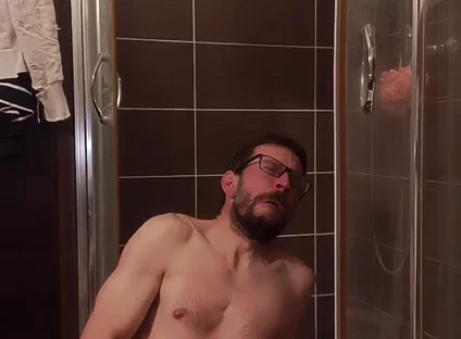 Jerking off a Cock in the Shower