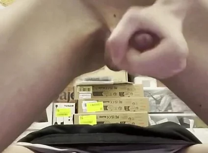 Amateur Twink Cumming Hard and Fucking Himself with a Huge 21cm Dildo