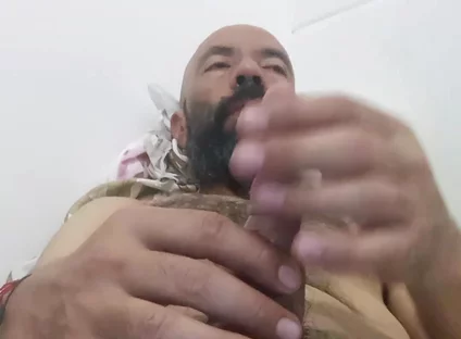 Solitary Caricia Ends in Pussy Cum Flood