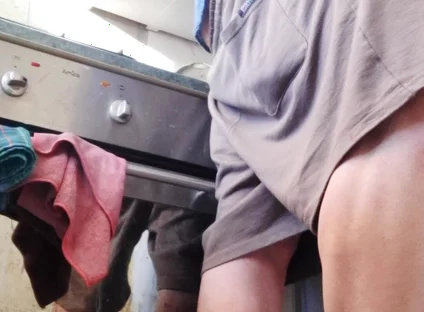 Husband Jerk off to Sink He Is Fast Becasue Wife Can Catch.
