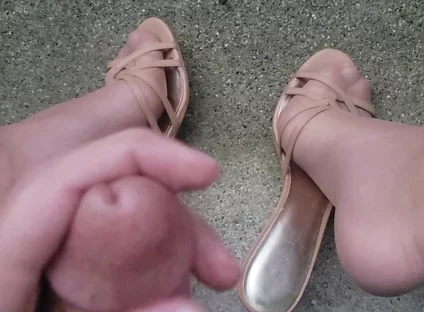 Cumming on Feet Outside