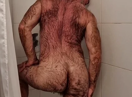 Hairy Muscle Stepdaddy Takes a Shower