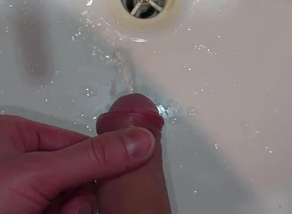 Pissing to the Bathroom Sink - POV