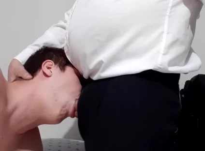 Stepdaddy Getting a Blowjob Before Work.