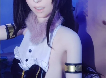 After Dark at the Honey Bee Inn, Tifa's Buzzing for You!