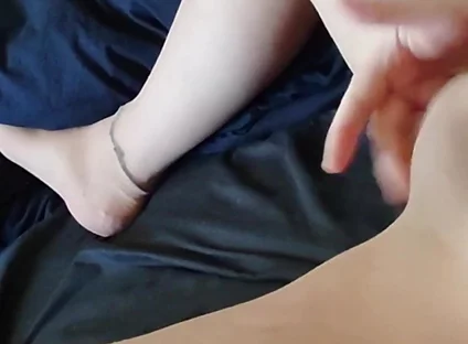 Nylonjunge Jerks off in the Morning in Pantyhose