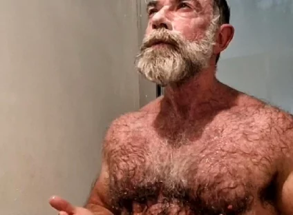 Hairy Muscle Stepdaddy Showering