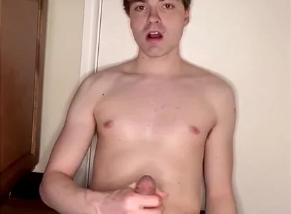 Huge Cum Shot of Beautiful Twink!