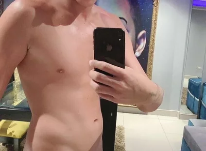 Markus Gets a Blowjob in Front of the Mirror