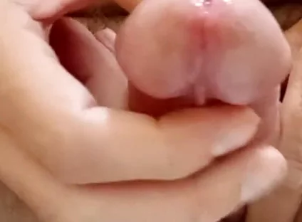 Rockardglans powerful cumshot in bathroom