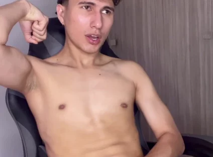 Mugiis Slides Deep Into Hungry Ass