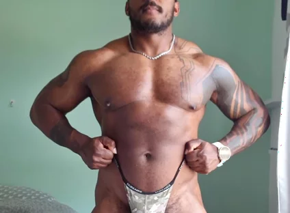 Raw Clip Posing in a Thong You Like What You See