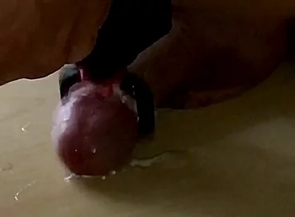 Masturbation with a Hair Tie and a Vibrator Until Cum!