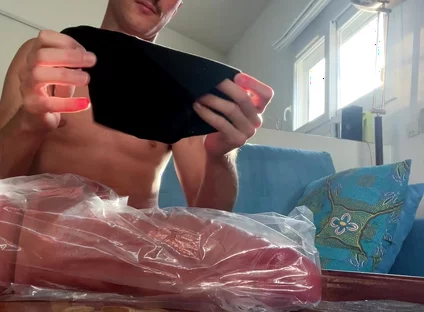 Maxence Angel Unbox a Jocktribe Dildo