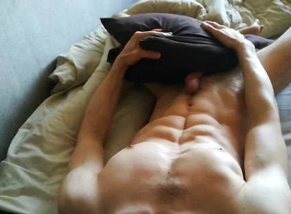 I Want to Cum so Bad... Dry Humping My Pillow Until I Blast