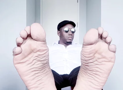 Male Soles in the Office (3 (2026)