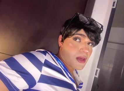Ken Prince Sissy Latino Opens Her Bubble Ass to Pizza Delivery Man After Smelling Sweaty Feet